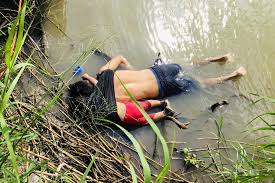 Image result for nina y padre ahogado